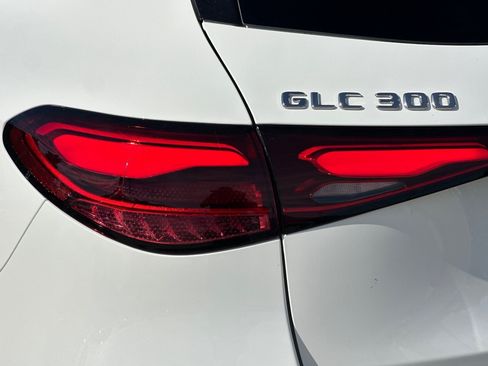 Used 2026 Mercedes-Benz GLC 300 4MATIC image 31