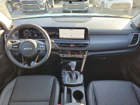 New 2026 Kia Seltos EX image 17