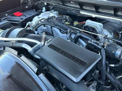 Used 2024 Chevrolet Silverado 2500 LTZ w/ LTZ Convenience Package AWD/4WD image 31