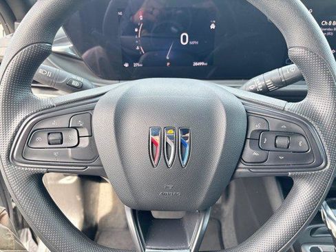 Used 2025 Buick Envista Preferred image 24