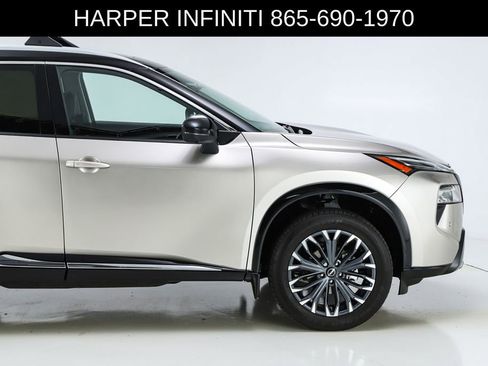 Used 2025 Nissan Rogue Platinum image 51