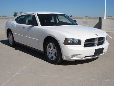 Used 2007 Dodge Charger SE w/ Comfort Seating Group image 2