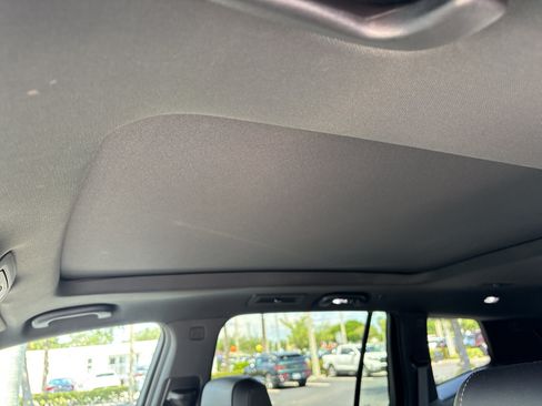 Used 2025 Cadillac XT6 Luxury FWD image 20