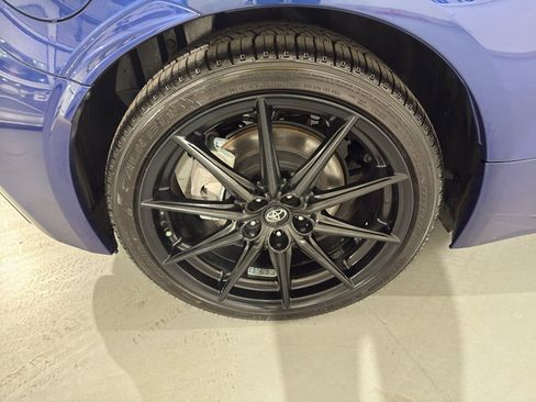 Used 2024 Toyota GR86 Premium image 10
