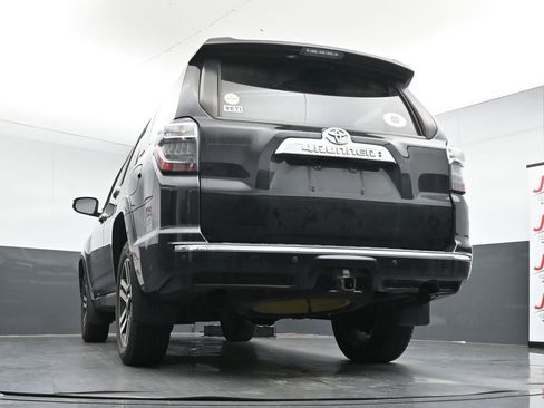Used 2014 Toyota 4Runner Limited image 22