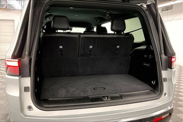Used 2023 Jeep Wagoneer Series III w/ Preferred Equipment Group AWD/4WD image 43