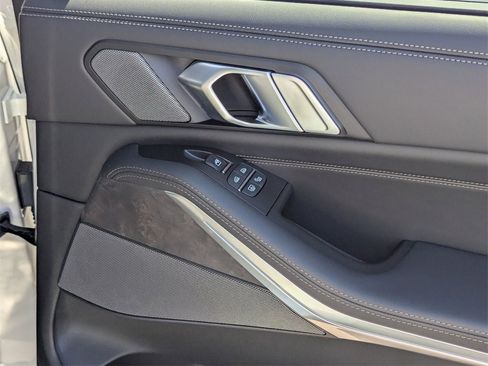 New 2026 BMW X7 xDrive40i image 16