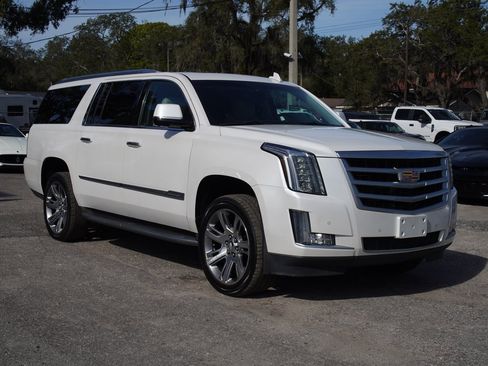 Used 2016 Cadillac Escalade ESV Luxury image 11