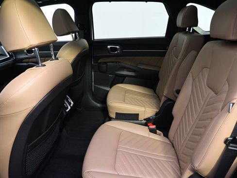 Used 2024 Kia Sorento SX Prestige w/ Olive Brown Leather Package image 21