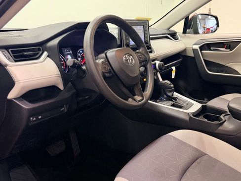 Used 2020 Toyota RAV4 XLE w/ Convenience Package AWD/4WD image 11