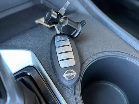Used 2025 Nissan Altima 2.5 SV FWD image 25