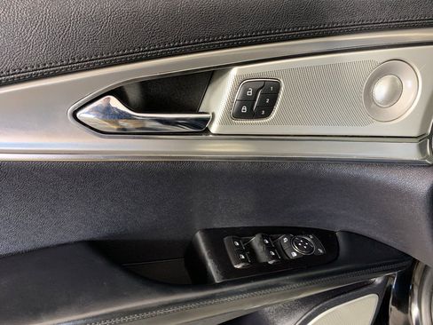 Used 2020 Lincoln Nautilus Reserve w/ Equipment Group 202A image 15