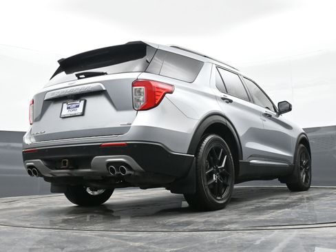 Used 2020 Ford Explorer Platinum w/ Premium Technology Package image 47