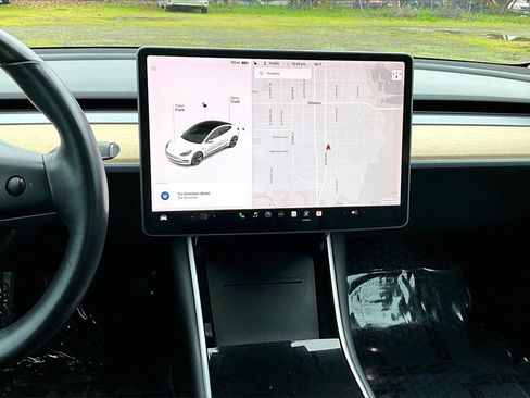 Used 2018 Tesla Model 3 Long Range image 8