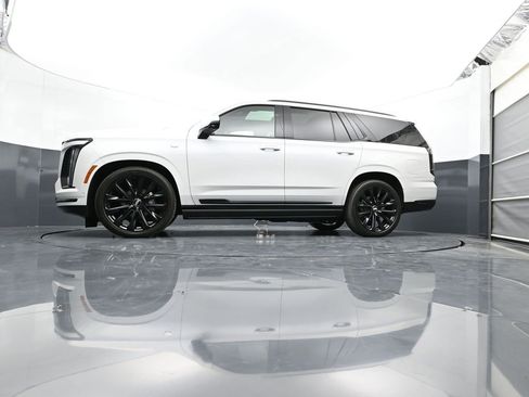 Used 2025 Cadillac Escalade Sport Platinum w/ LPO, ONYX Package AWD/4WD image 48
