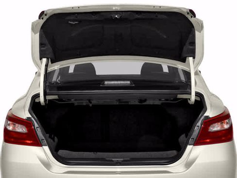 Used 2018 Nissan Altima 2.5 SV FWD image 11
