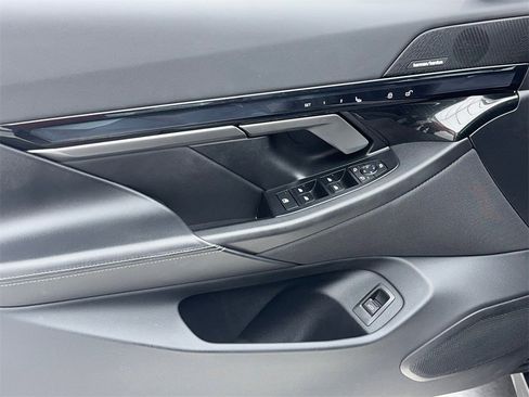 Used 2024 BMW i5 eDrive40i image 40