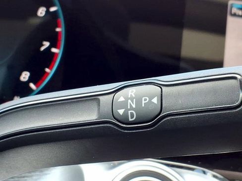 Used 2022 Mercedes-Benz GLB 250 image 28