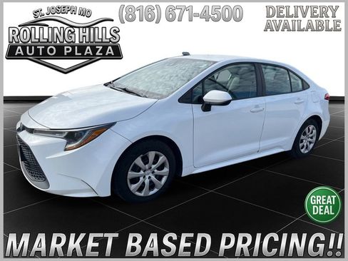 Used 2020 Toyota Corolla LE image 1