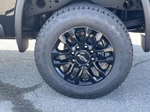 Used 2025 Chevrolet Silverado 2500 Custom w/ Custom Blackout Package image 34