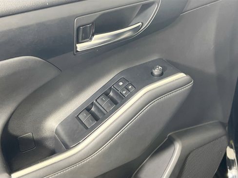 Used 2022 Toyota Highlander XLE image 17