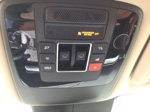 Used 2023 Kia Carnival SX Prestige image 30