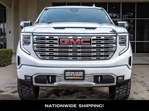 Used 2025 GMC Sierra 1500 Denali w/ Denali Reserve Package AWD/4WD image 4