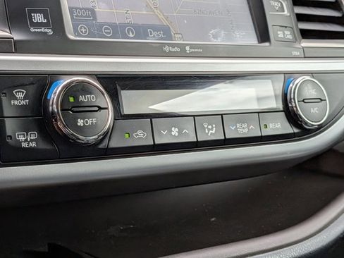 Used 2015 Toyota Highlander Limited Platinum image 8