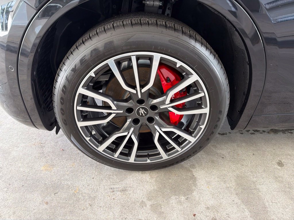 Used 2025 Maserati Grecale GT AWD/4WD image 16