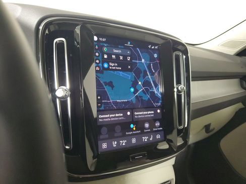 Certified 2026 Volvo XC40 B5 Plus w/ Protection Package Premier AWD/4WD image 30