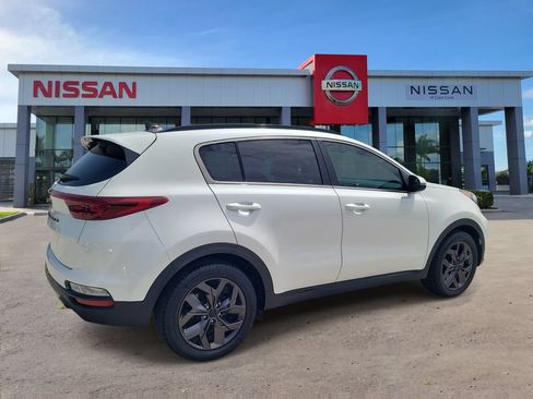 Used 2022 Kia Sportage Nightfall Edition FWD image 2