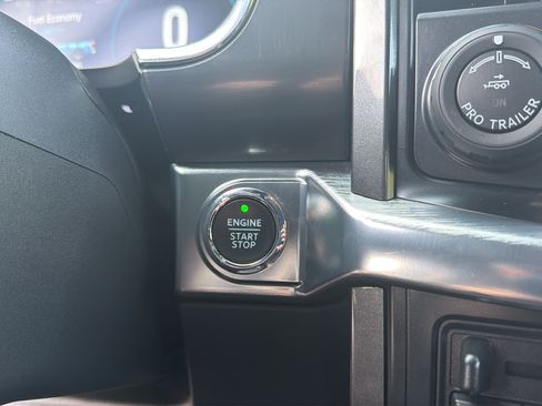 Used 2022 Ford F150 Lariat AWD/4WD image 35