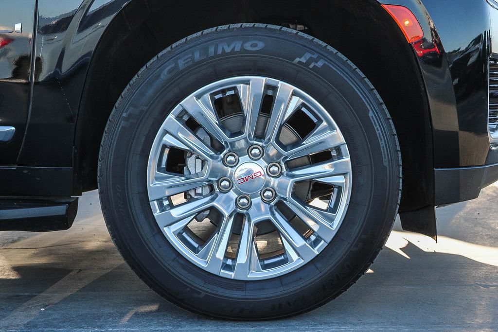 Used 2024 GMC Yukon XL Denali AWD/4WD image 11