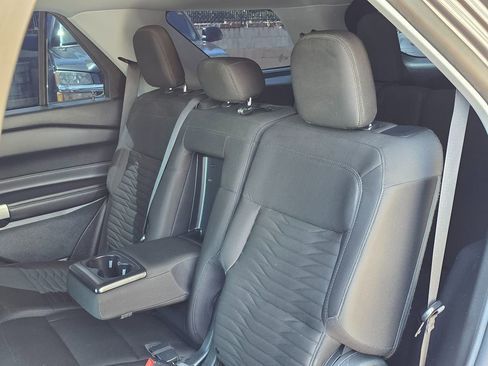 Used 2021 Ford Explorer XLT RWD image 27