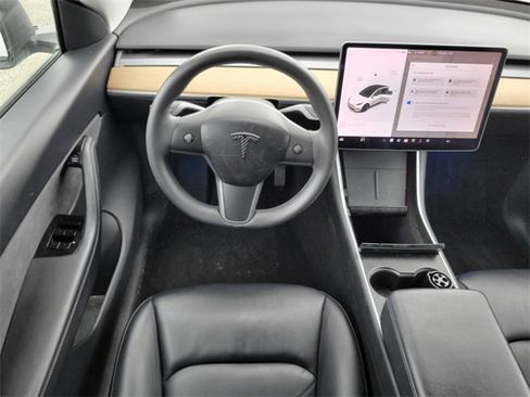Used 2020 Tesla Model Y Long Range image 12