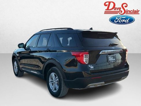 Used 2023 Ford Explorer XLT w/ Equipment Group 202A image 9