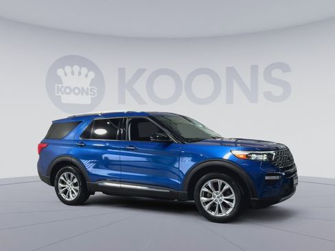 Used 2021 Ford Explorer Limited w/ Equipment Group 301A AWD/4WD image 2