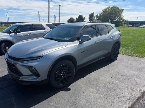 Used 2025 Chevrolet Blazer RS w/ LPO, Floor Liner Package AWD/4WD image 4