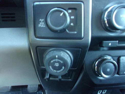 Used 2018 Ford F150 XLT w/ Equipment Group 302A Luxury AWD/4WD image 21