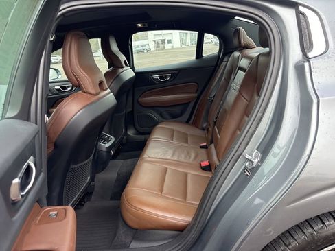 Used 2019 Volvo S60 T6 Inscription image 24
