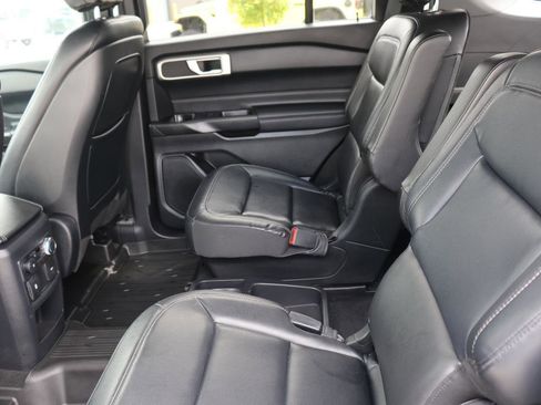 Used 2020 Ford Explorer XLT w/ Equipment Group 202A image 25