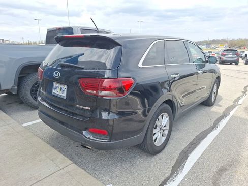 Used 2020 Kia Sorento LX image 4