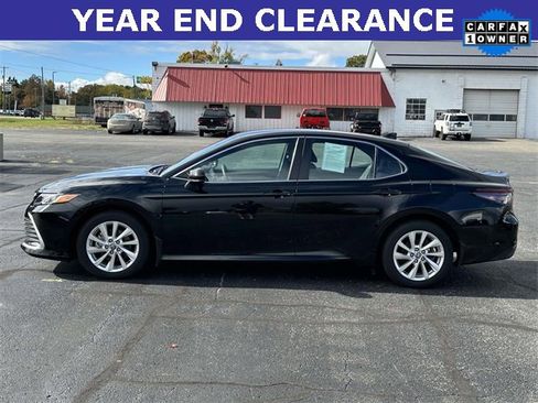Used 2023 Toyota Camry LE image 6