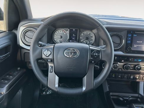 Used 2016 Toyota Tacoma TRD Sport image 14