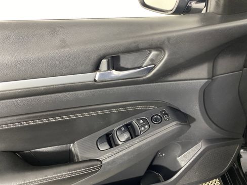 Used 2019 Nissan Altima 2.5 SV image 15