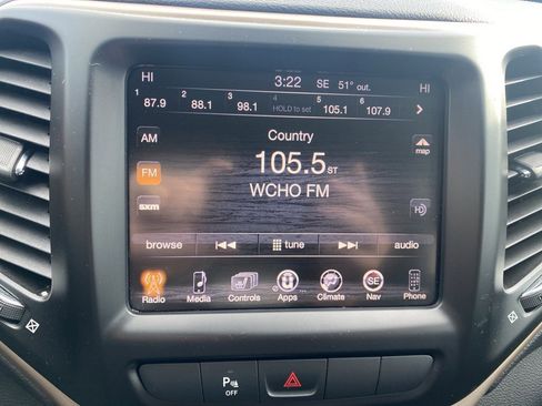 Used 2015 Jeep Cherokee Limited w/ Luxury Group image 10