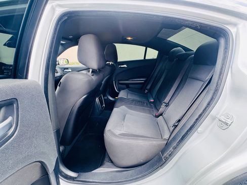 Used 2019 Dodge Charger SXT image 11