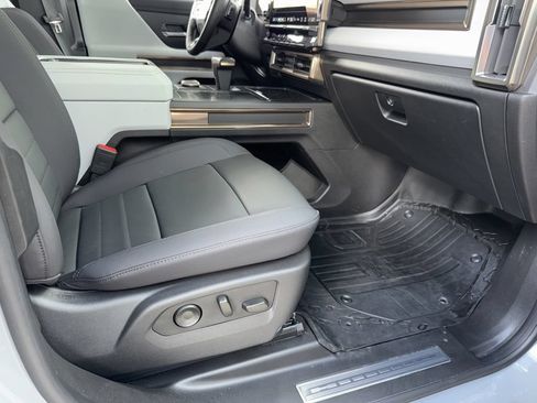 Used 2025 GMC Hummer EV 3X AWD/4WD image 31