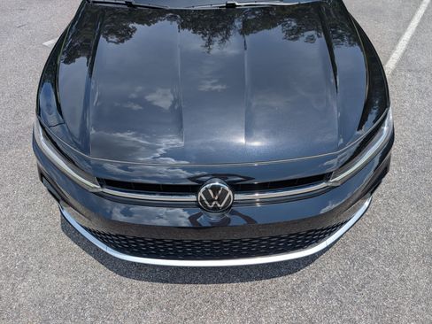Used 2025 Volkswagen Jetta SE w/ Sunroof Package FWD image 12