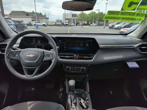 Used 2025 Chevrolet TrailBlazer LT FWD image 14